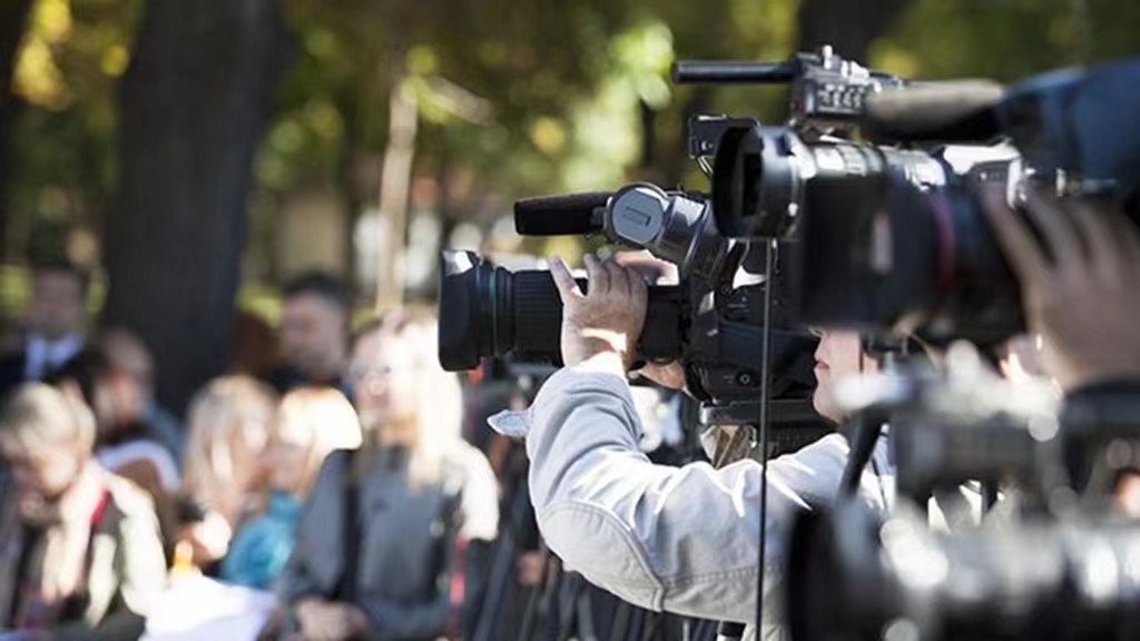 04年伊拉克战争直播,2003年伊拉克战争直播间