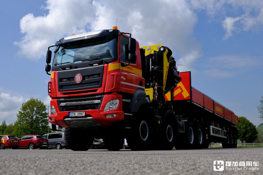 六驱军用卡车随车吊,太脱拉8x8凤凰全地形越野房车