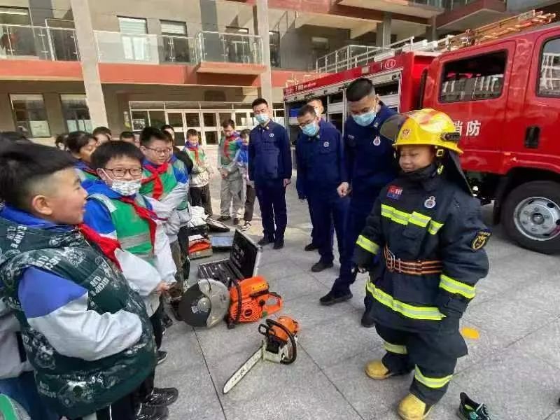 11月9日是消防安全宣传教育日,消防安全宣传月公益讲座