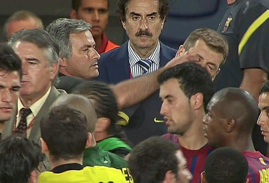 穆里尼奥皇马内鬼,功勋队长被迫走人