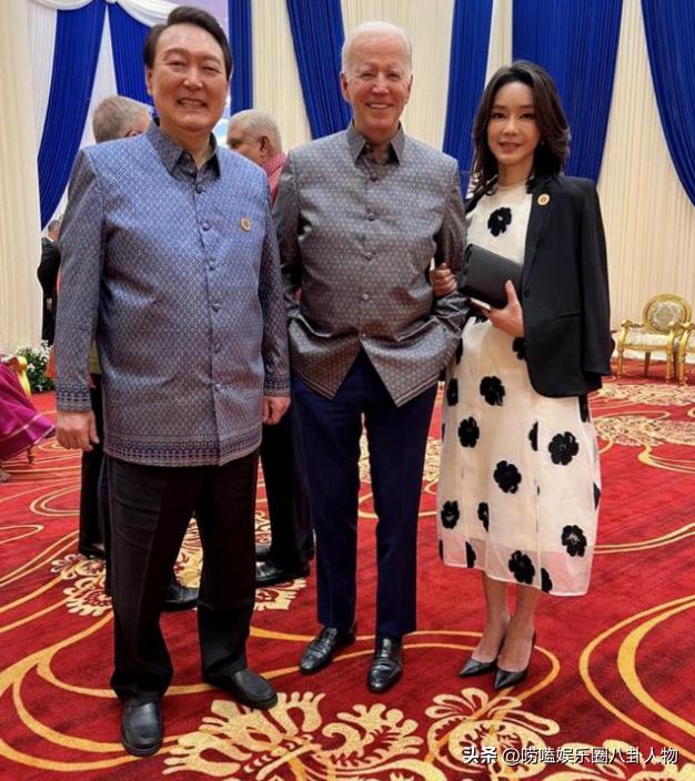 韩国第一夫人变低调，金建熙新年穿着好少女，吸取G20峰会教训