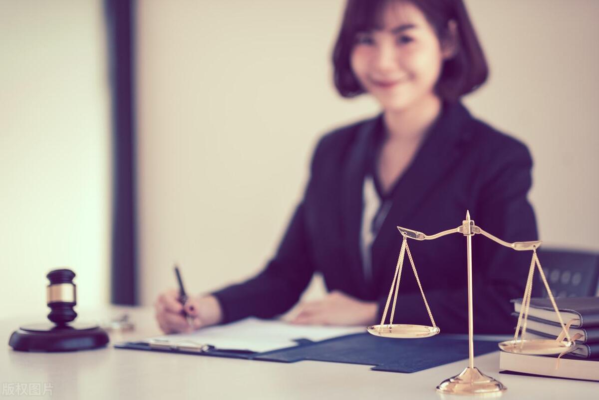 她离开了跟了他三年的男人小说,小说她和男友分手