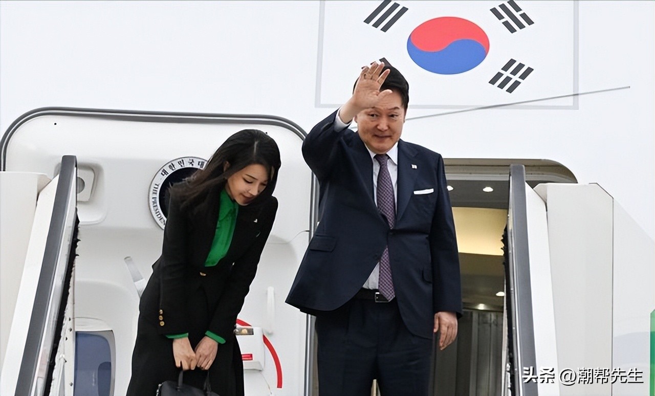 韩国夫人穿衣配色,韩国夫人穿风衣