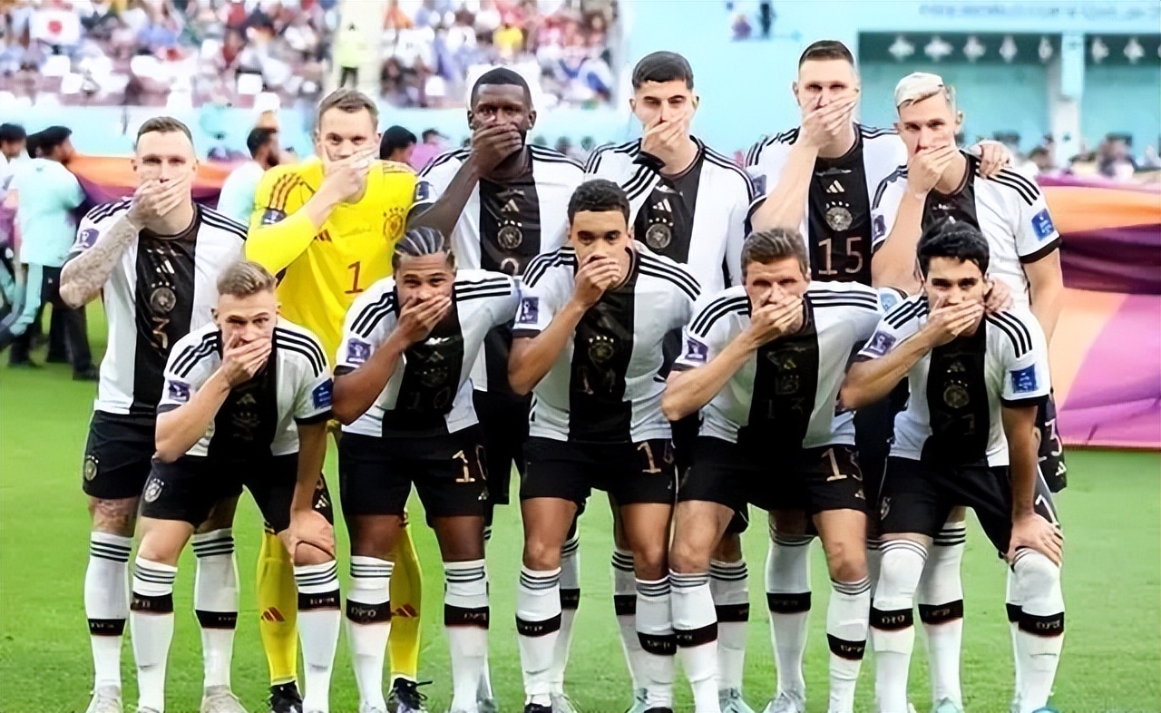 德国队捂鼻子视频,德国队捂嘴图片