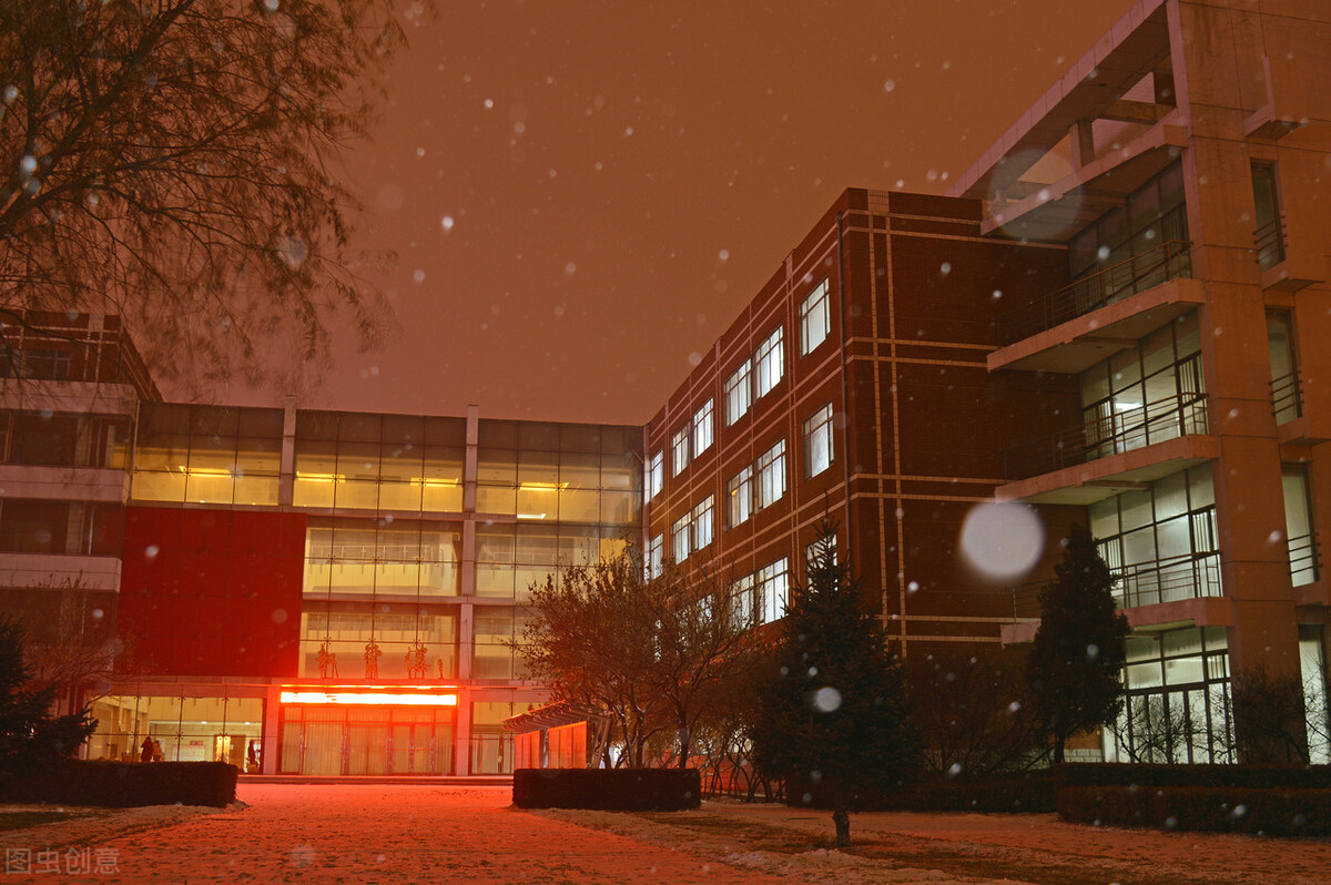 哈三中南岗和群力哪个好,哈尔滨三中南岗校区分数线