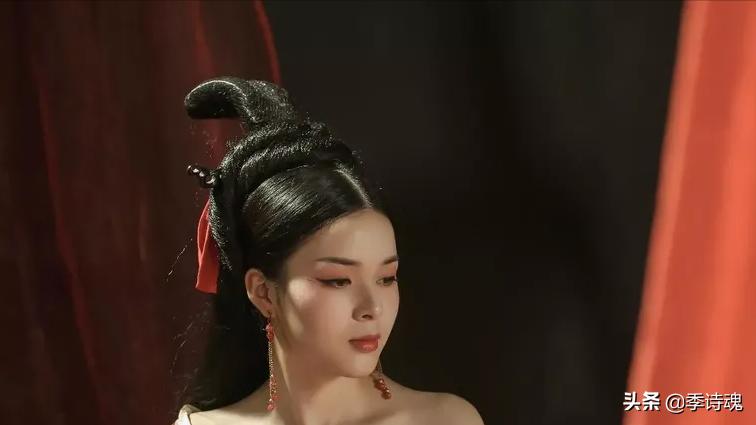 一把斩妖除魔的金刀,一条如意金箍棒