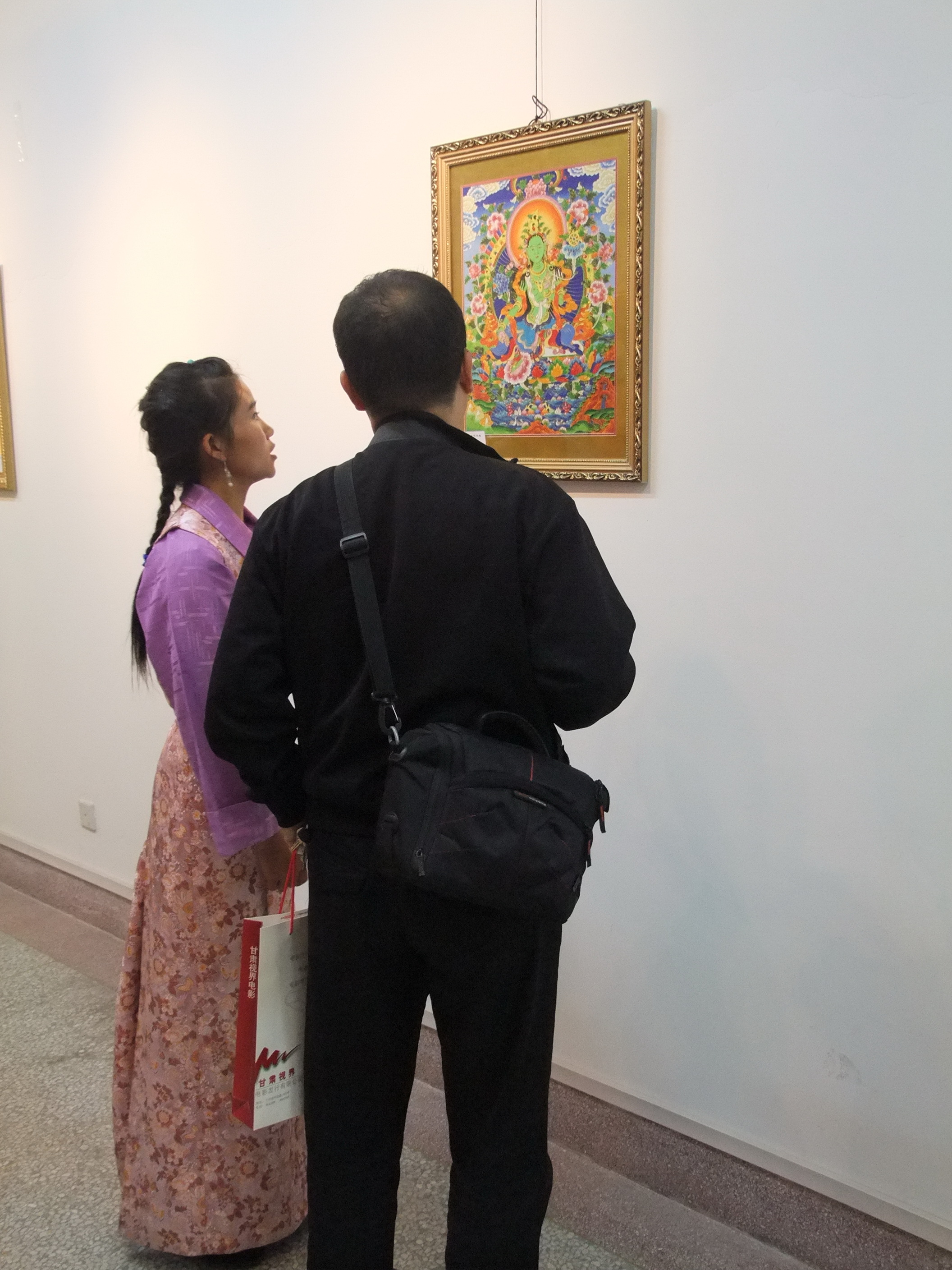 藏族人拜佛的唐卡,藏区最多用的唐卡