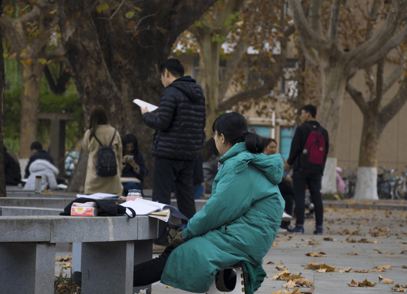 考研政治肖八复盘,考研政治大题背肖四还是肖八