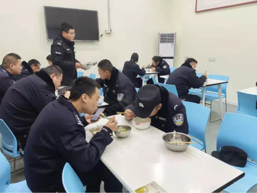 厦门基层派出所民警的一天,东海西双湖派出所民警名单