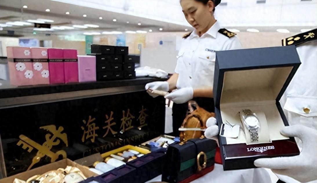 消费者疯狂购物的视频,消费者疯狂下单视频