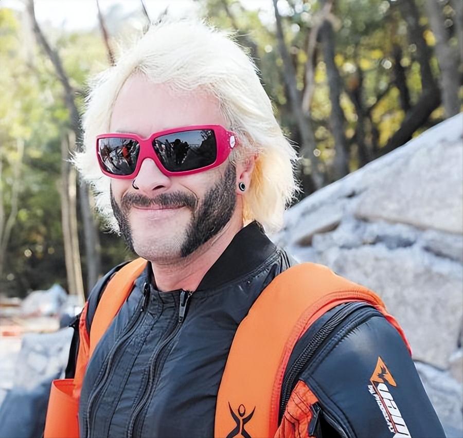 翼装飞行女孩刘安遗体捐献,天津24岁女孩刘安挑战翼装飞行