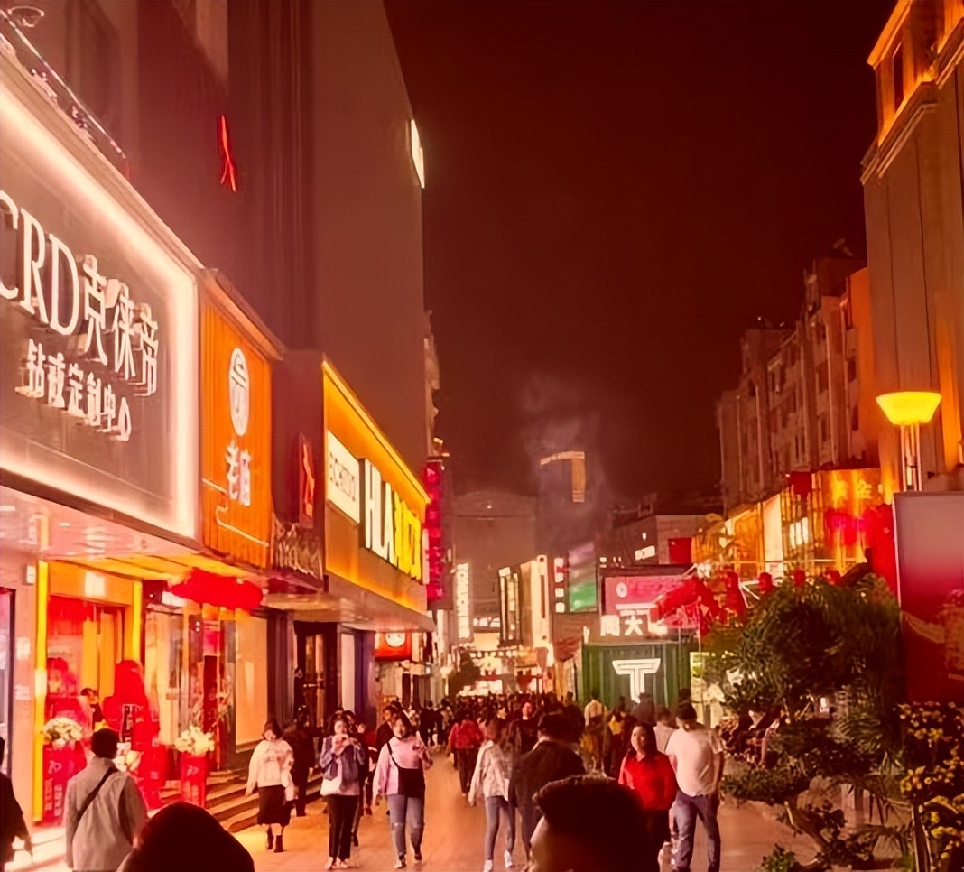 步行街疫情萧条了吗最近,疫情过后步行街现状