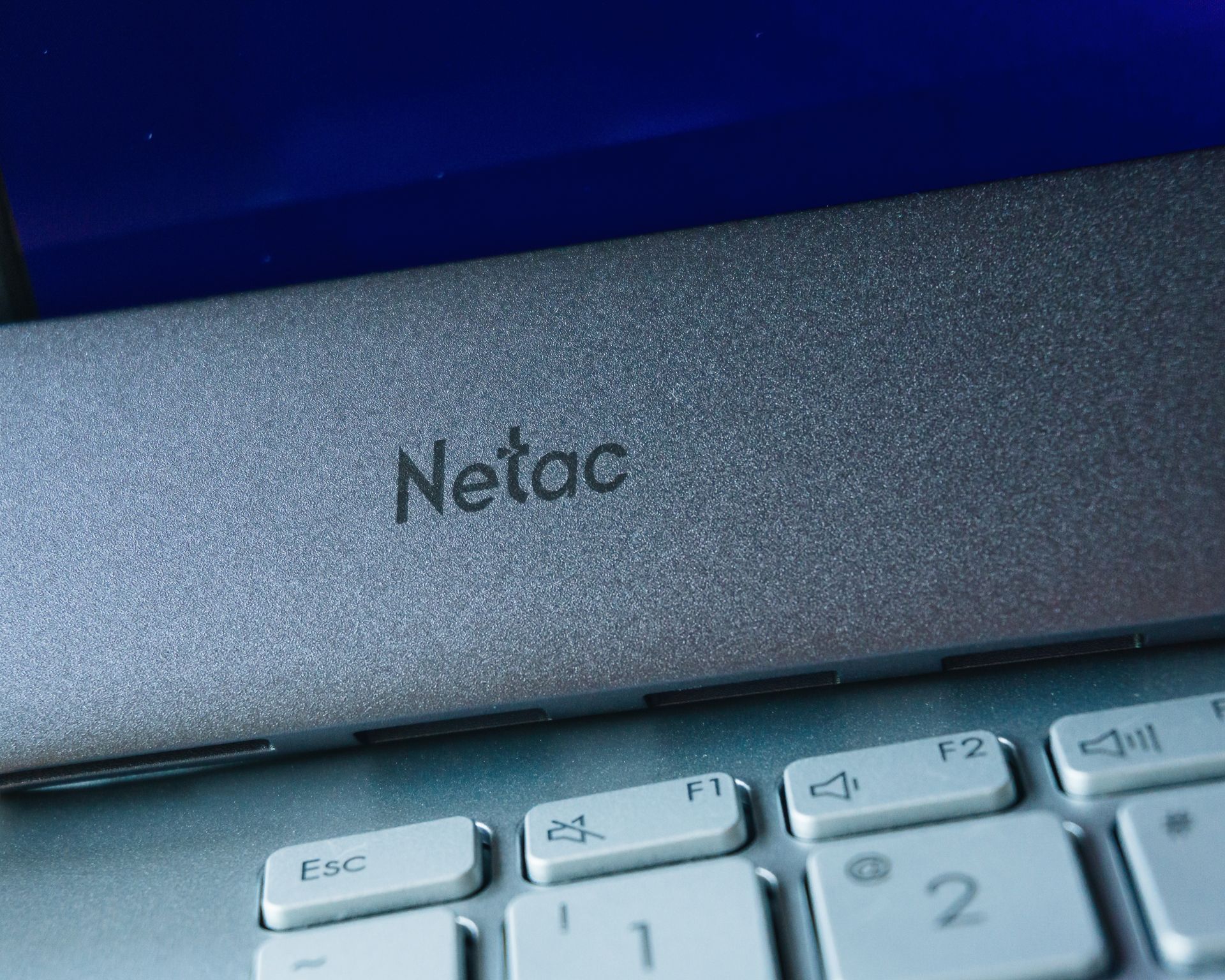 小屏随时变大屏，六大接口超实用，朗科*合六**一扩展坞评测