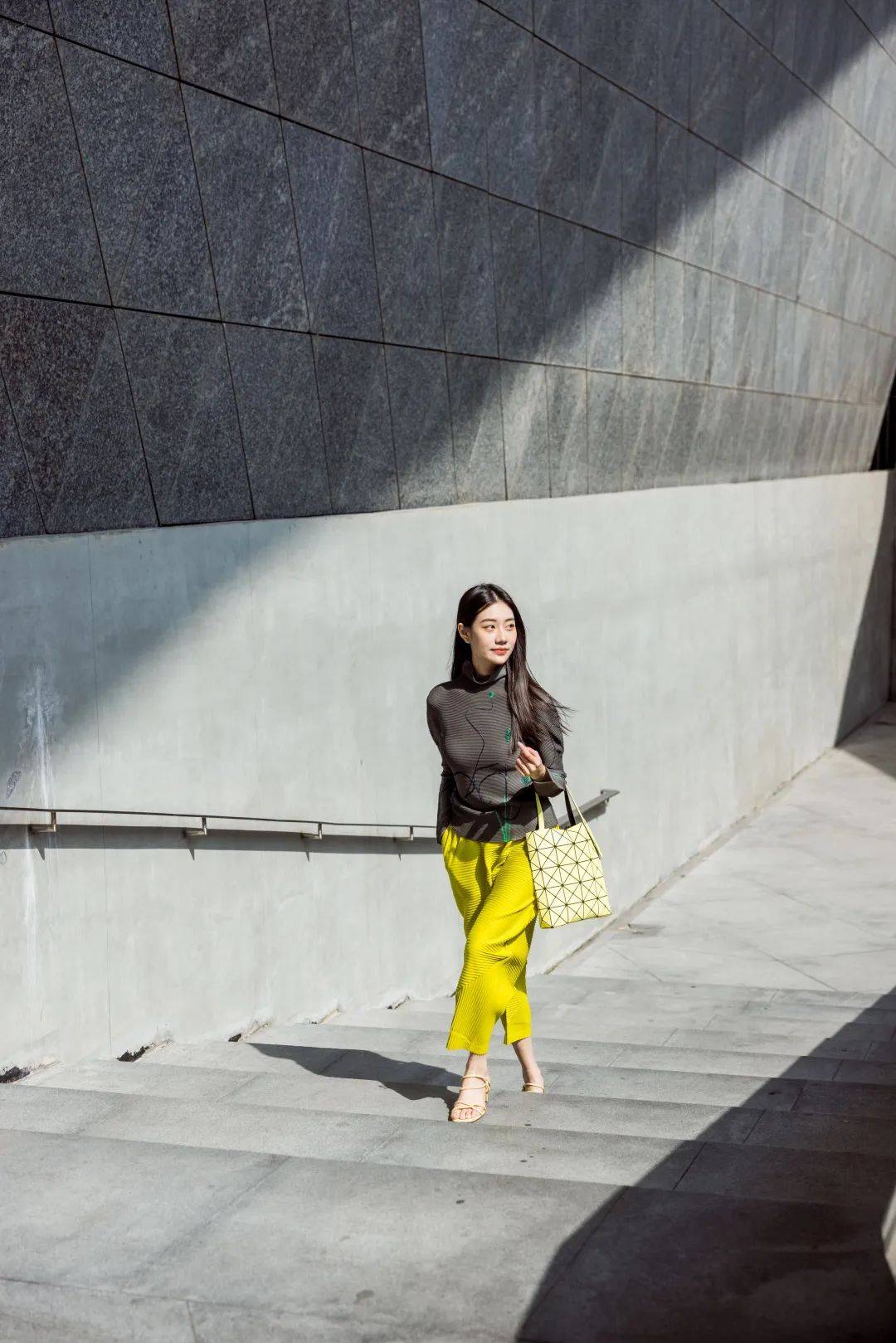 三宅一生水桶包2021,2023年第一只大牌包包