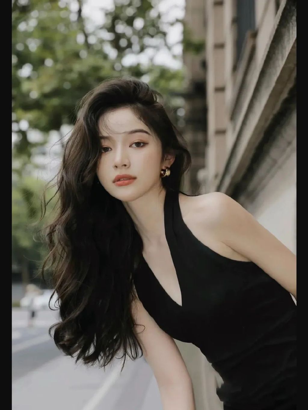 2018发色显肤色白又低调的发色,浅发色和深发色哪个更低调