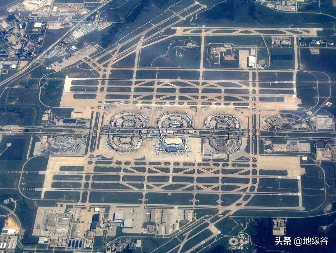 美国机场为啥那么多跑道,美国机场最新消息