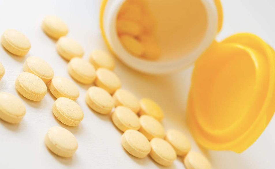 常失眠和缺乏维生素有关系？这2种维生素带着吃，有助于改善睡眠