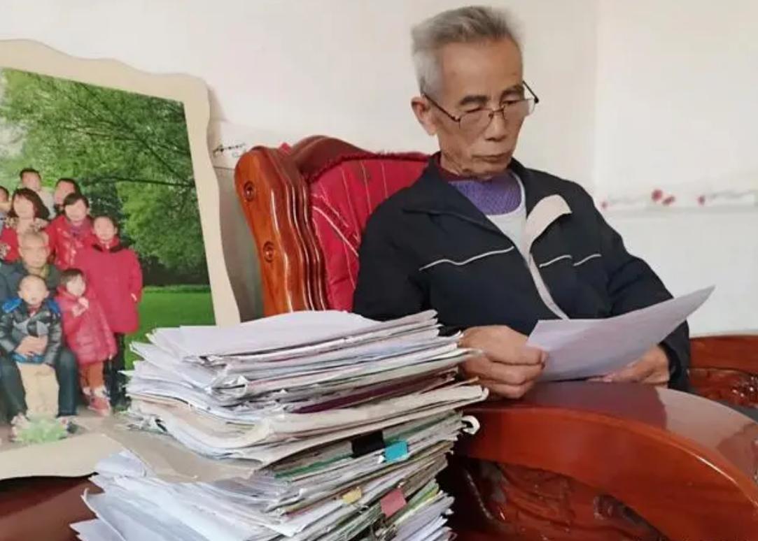 80岁“强奸犯”教师申诉56年：死前还我清白，受害女生为老师喊冤