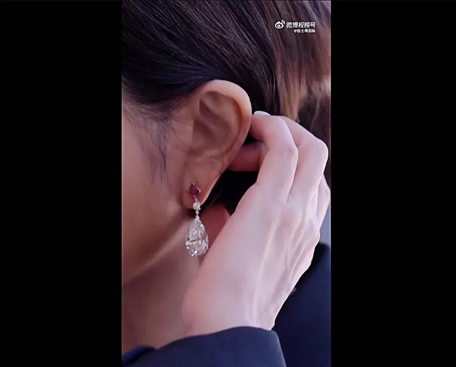 关之琳红宝石戒指,关之琳拍卖红宝石成交价