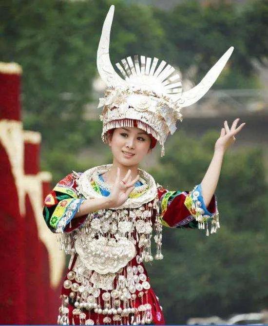 五十六个民族服饰大集锦,费青儿五十六个民族服饰合集