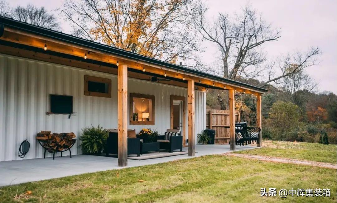 集装箱房屋 | 门前碎石小径营造 Airbnb 风格,小巧但舒适的极简设计