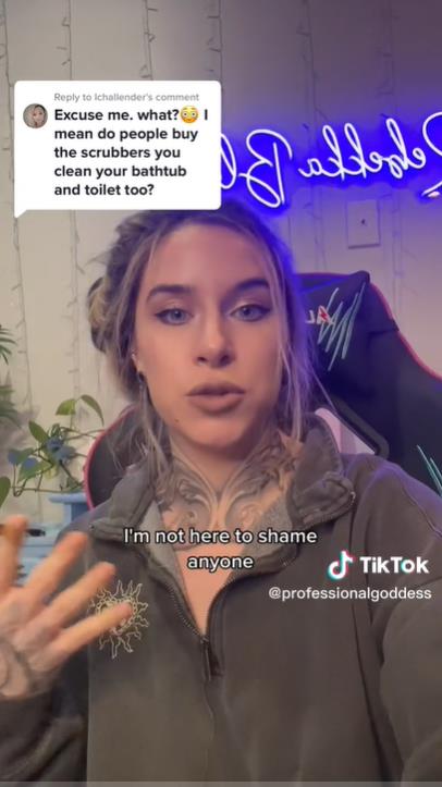 美国女子网售重口垃圾：灰尘脏水，指甲舌苔，真有人高价买？