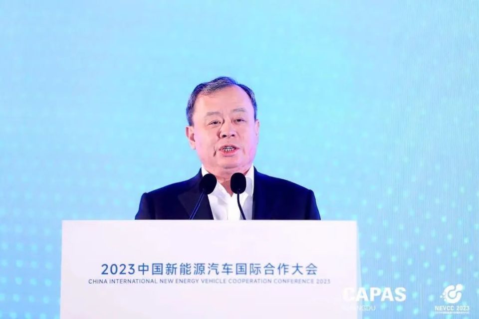 狂飙新能源,新能源汽车消费潜力持续释放