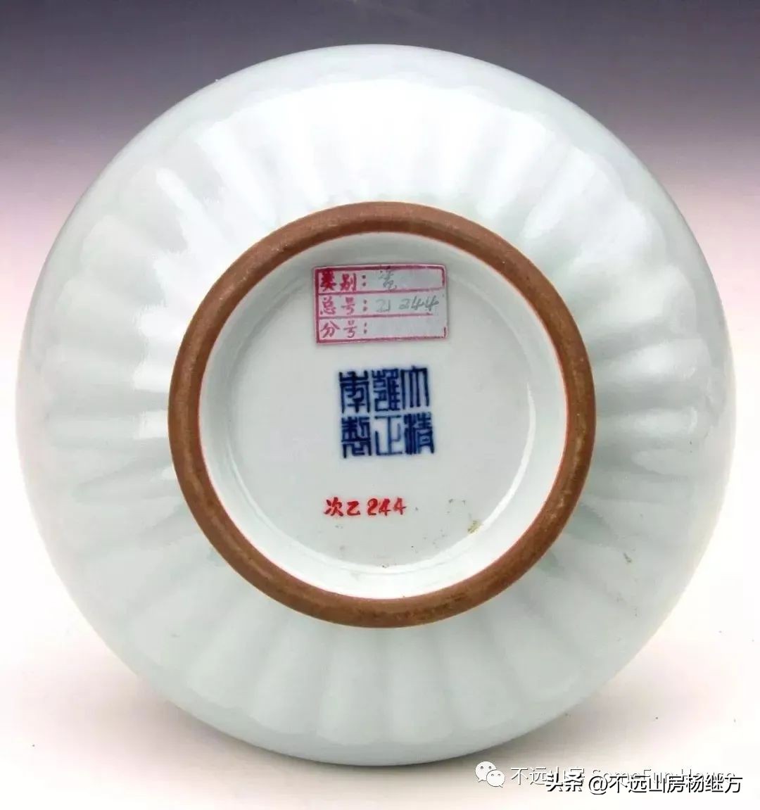 雍正黄色釉瓷器图,清代雍正朝粉青釉瓷器鉴赏