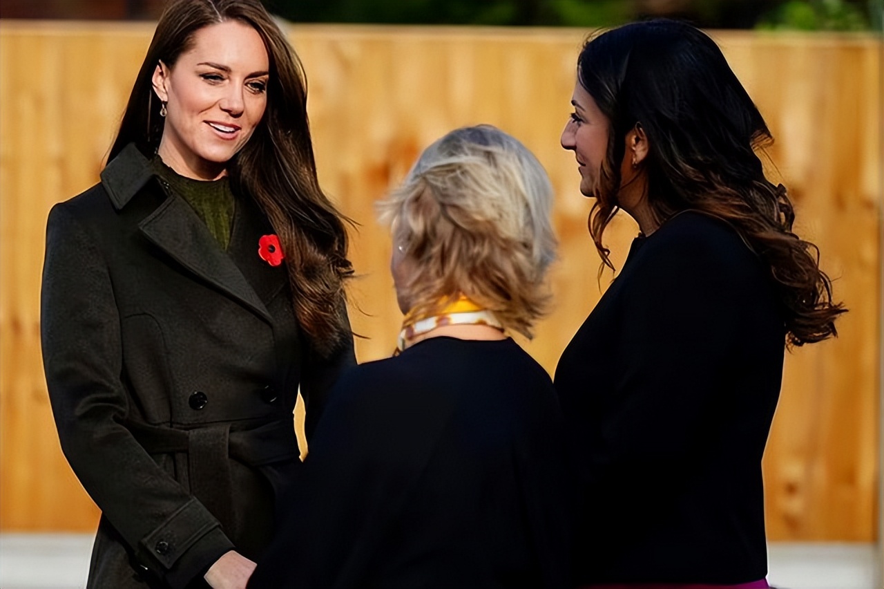 凯特王妃穿橄榄绿,凯特橄榄绿