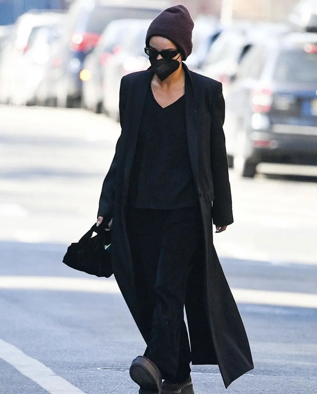 穿黑色套装,秋冬穿黑色套装