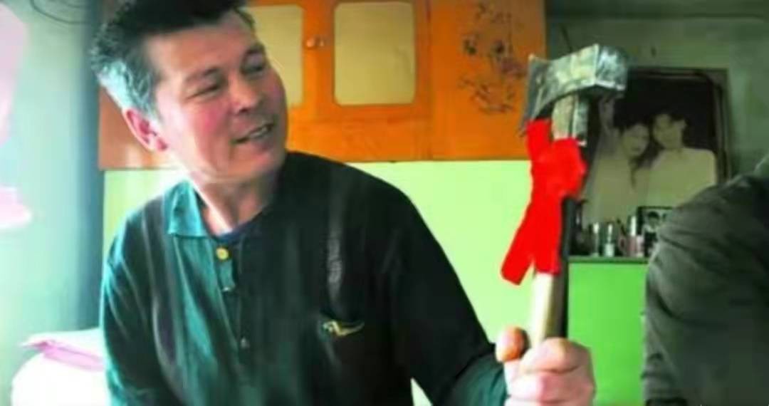 1978年，吉林小伙用一把铁斧救下85条人命，他却因此痛苦了27年