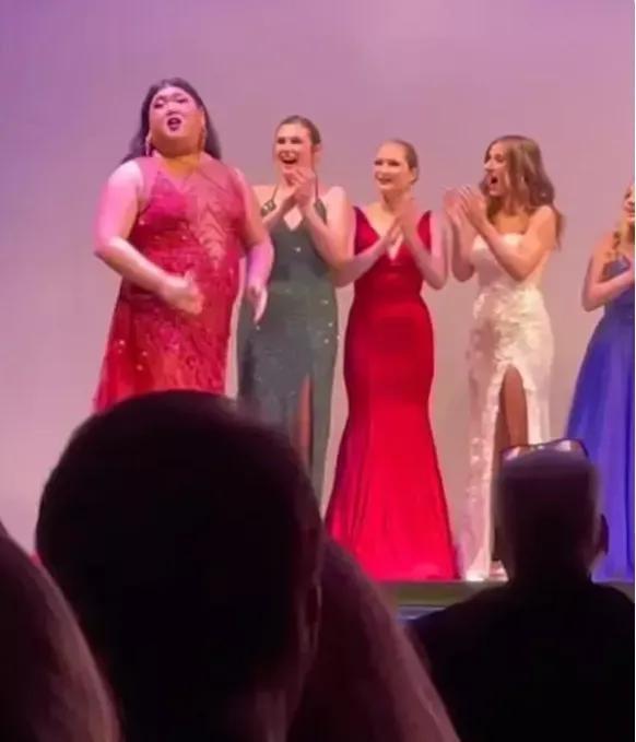 新出炉的美国小姐美绝人寰,美到惨绝人寰