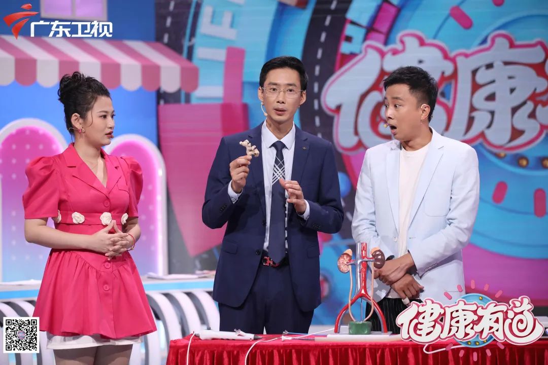 腰部酸胀恶心呕吐是咋了,腰部胀痛恶心干呕