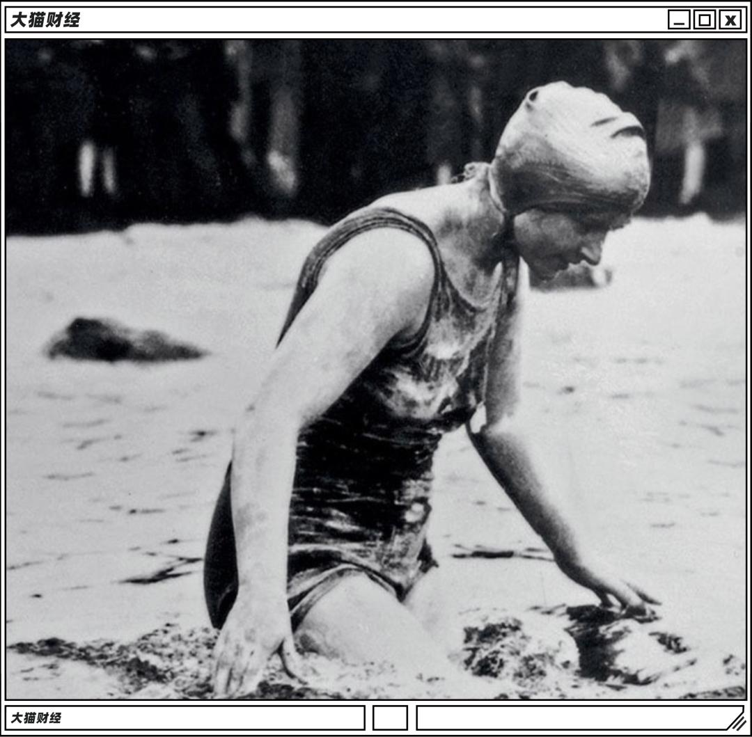 劳力士绿水鬼在阳光照射久会发光,劳力士绿水鬼有不带日历的吗