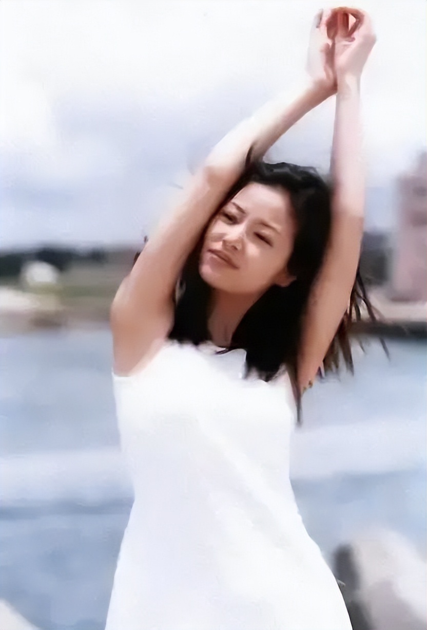 从被全网骂到马甲线女神,从饱受批判到全明星