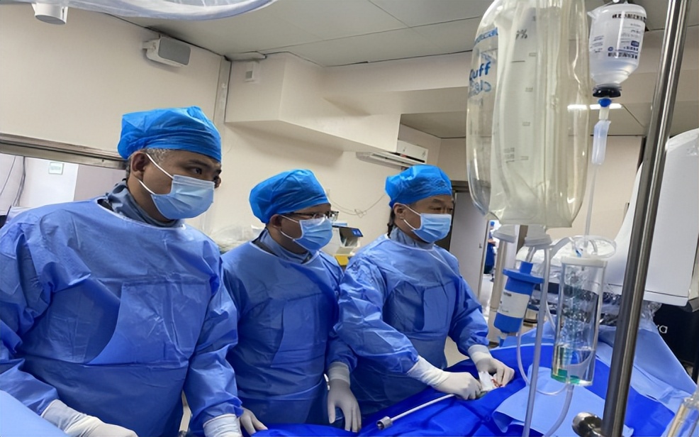 鍝堝皵婊ㄥ尰澶т竴鍖婚櫌椤剁骇鎵嬫湳,鍏ㄥ浗棣栦緥澶у瀷鎵嬫湳鐜板満