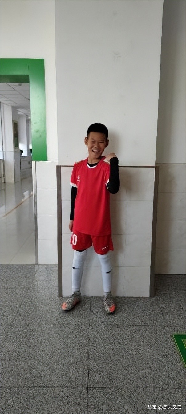 绿茵上的足球少年,绿茵场足球少年