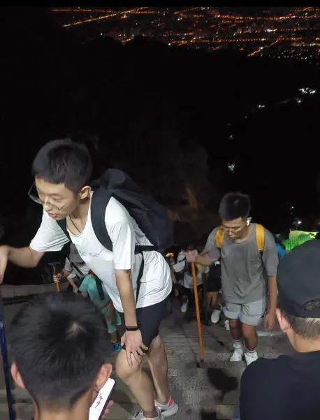 泰山夜爬看日出旅游攻略,夜登泰山看日出攻略