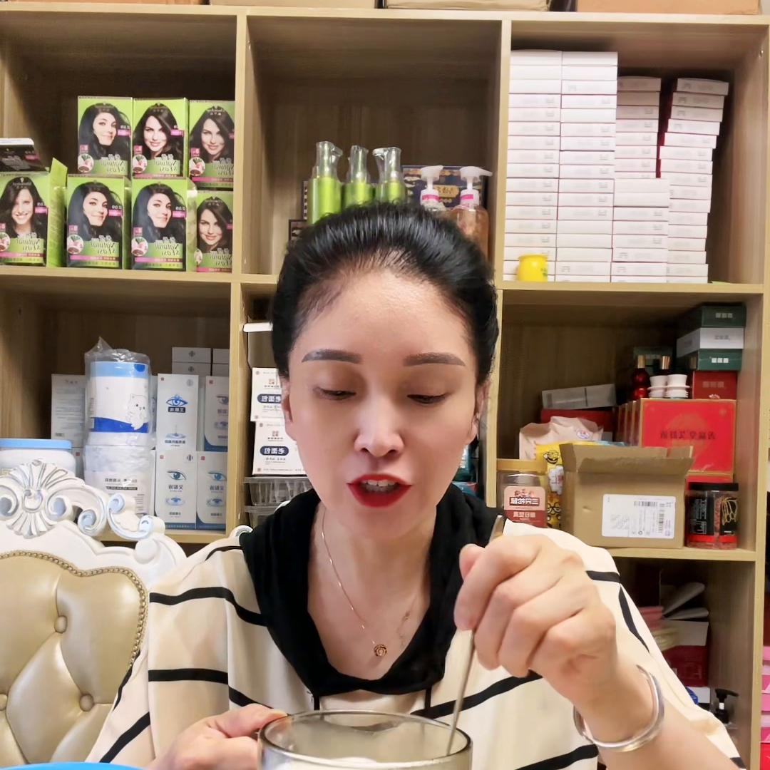 中老年吃奶粉的好处与坏处,中老年人喝奶粉的好处