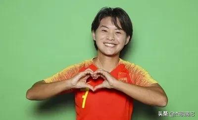 答案选A，女足王霜入选重庆中考试题的标准答案及解析