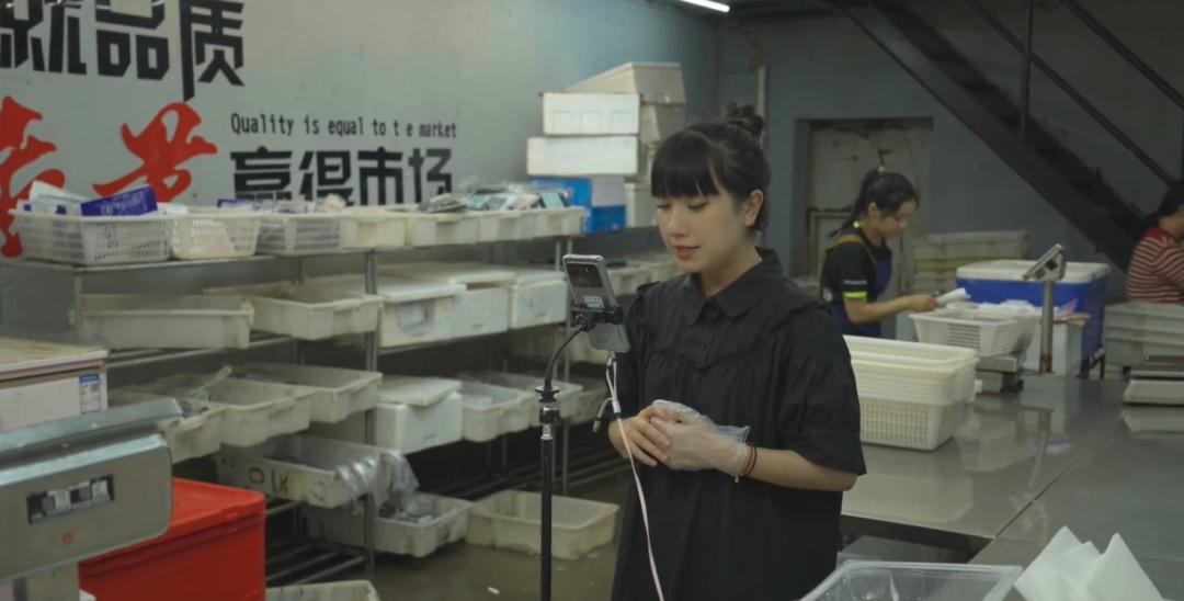 小伙子2万做水产生意一年赚3000万,90后创业水产的小伙子致富经