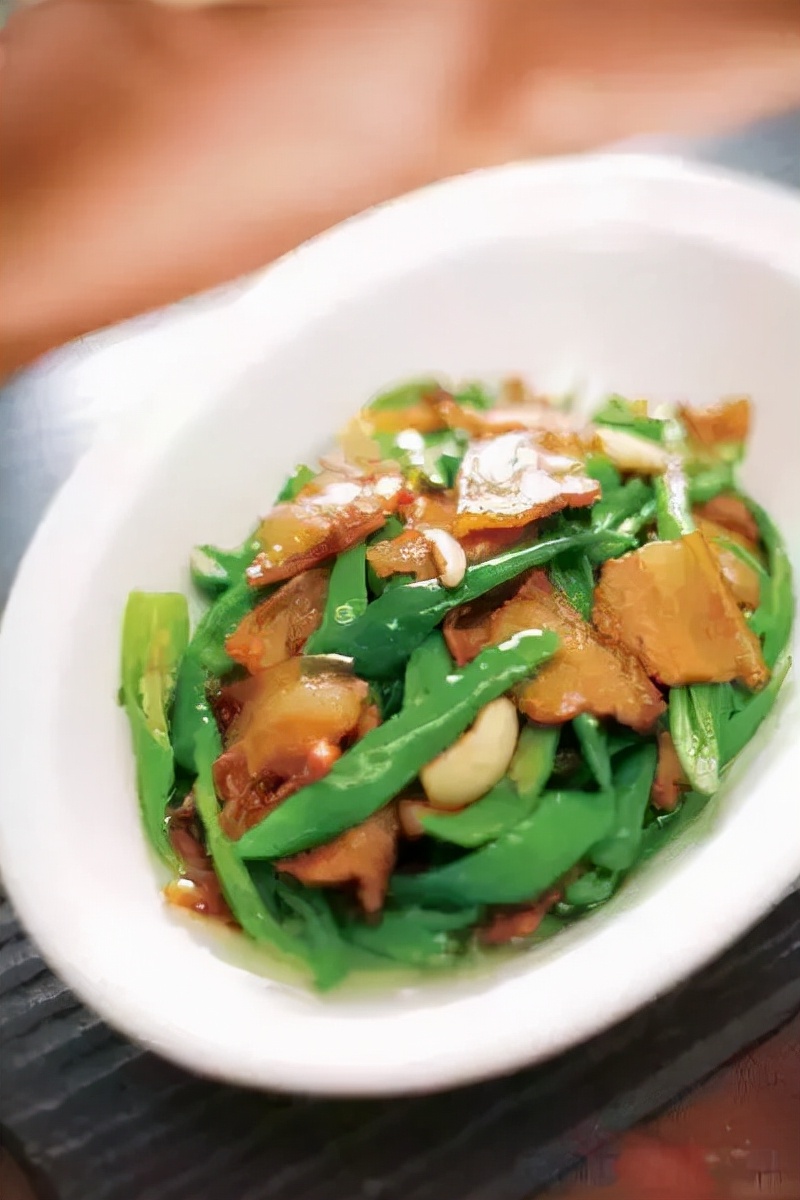 辣椒炒肉怎么避免炒出很多水,辣椒炒肉辣椒为什么总是炒黑