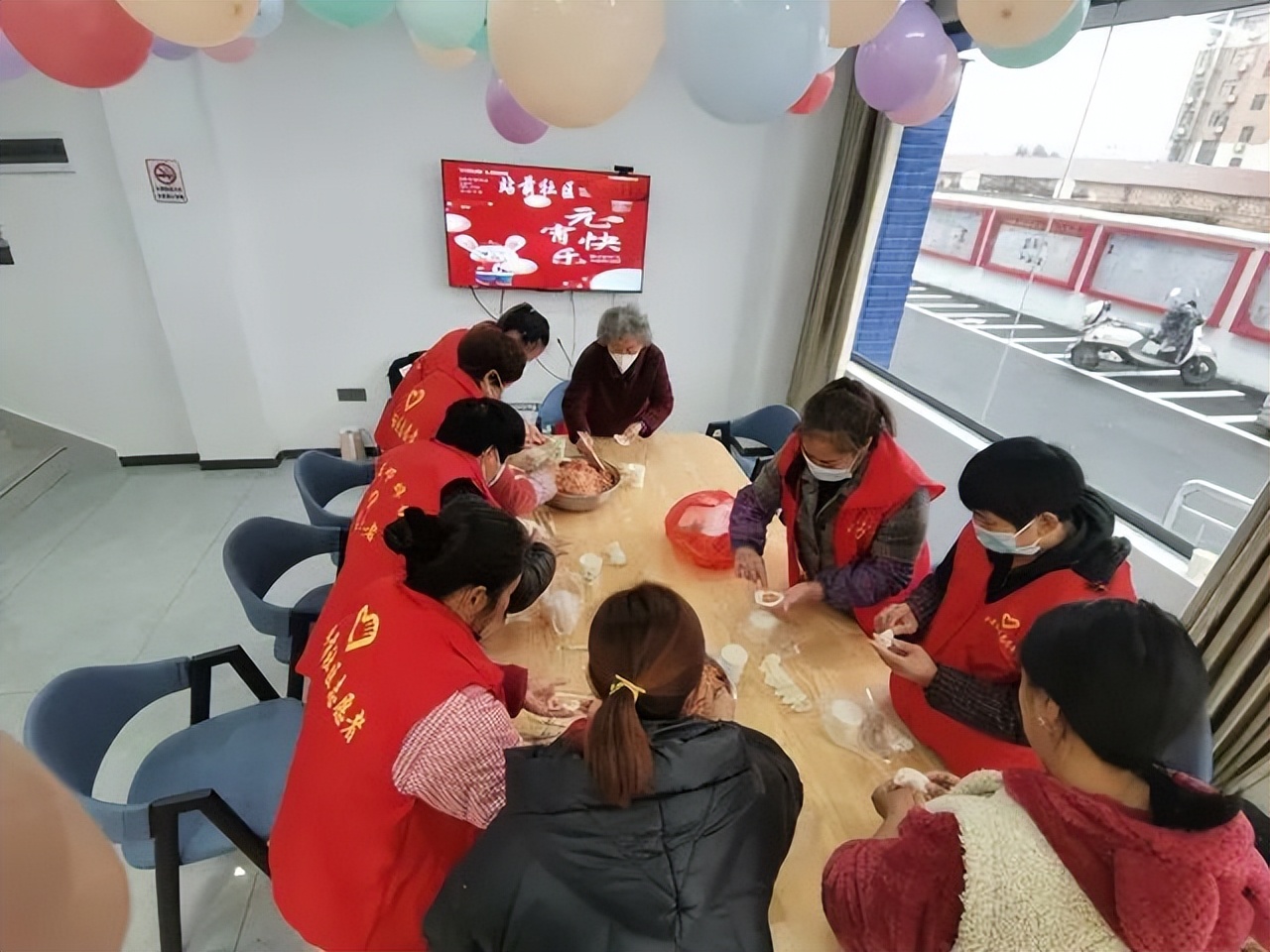 包饺子、吃汤圆、猜灯谜，余江多地欢乐迎元宵