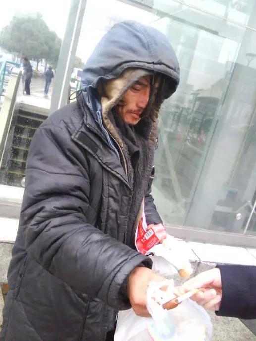 47岁犀利哥现状,当年风靡一时的犀利哥相片