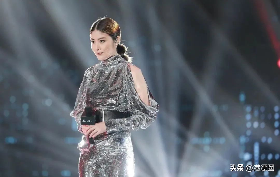 后台太硬，没人敢*规则潜**的女星