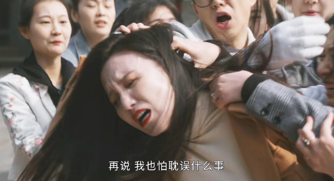 收视破2.1，女主角一出场就牢牢抓住了我眼球，这剧要火了