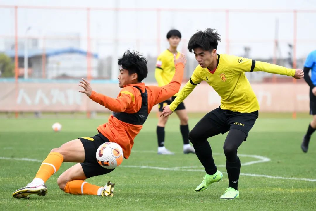 季前备战|阴雨消散，武汉队继续热身赛节奏