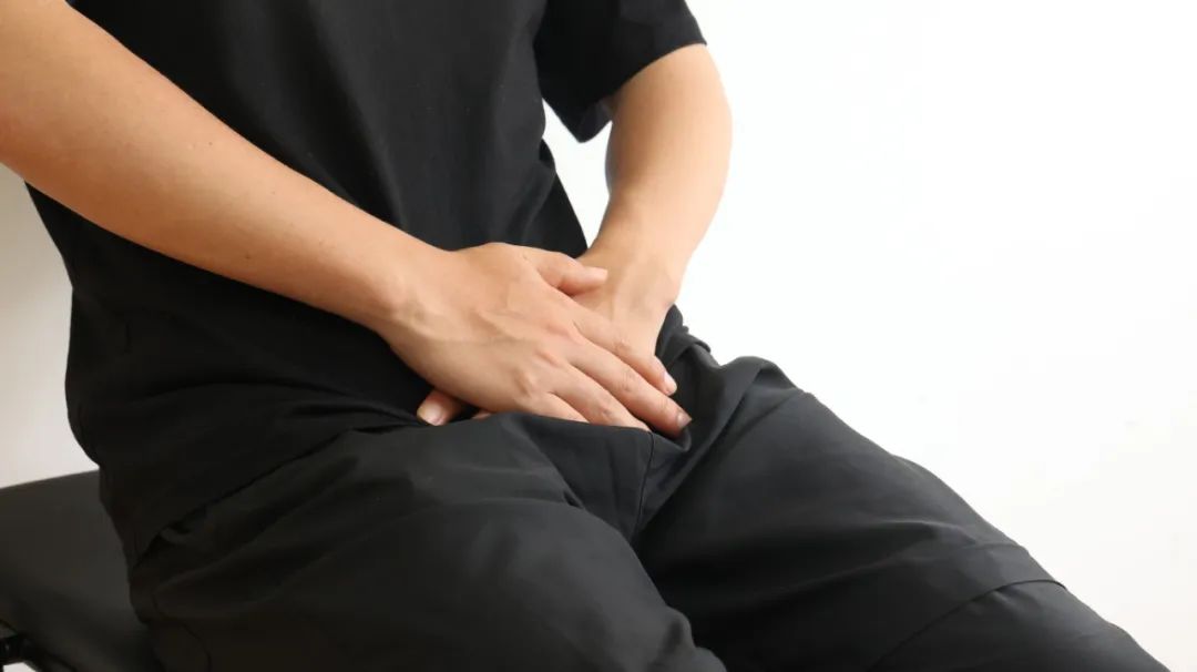 每天早上憋尿有什么坏处,早上憋尿对身体有什么坏处