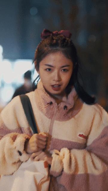 女人的脚比男人臭5倍,女人的脚比男的臭6倍