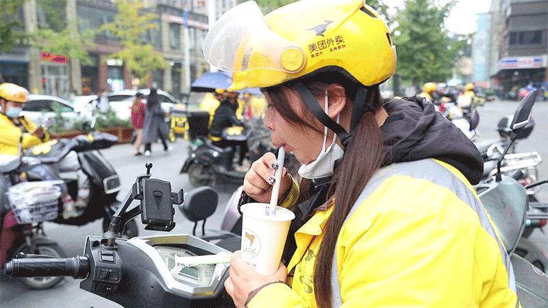 超“实在”的血糯米奶茶，10000杯免费请全成都骑手喝